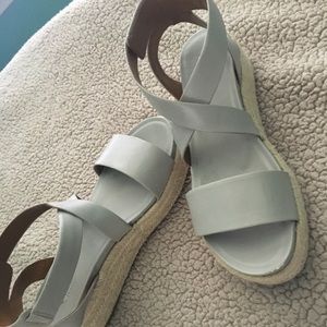 Women’s sandals